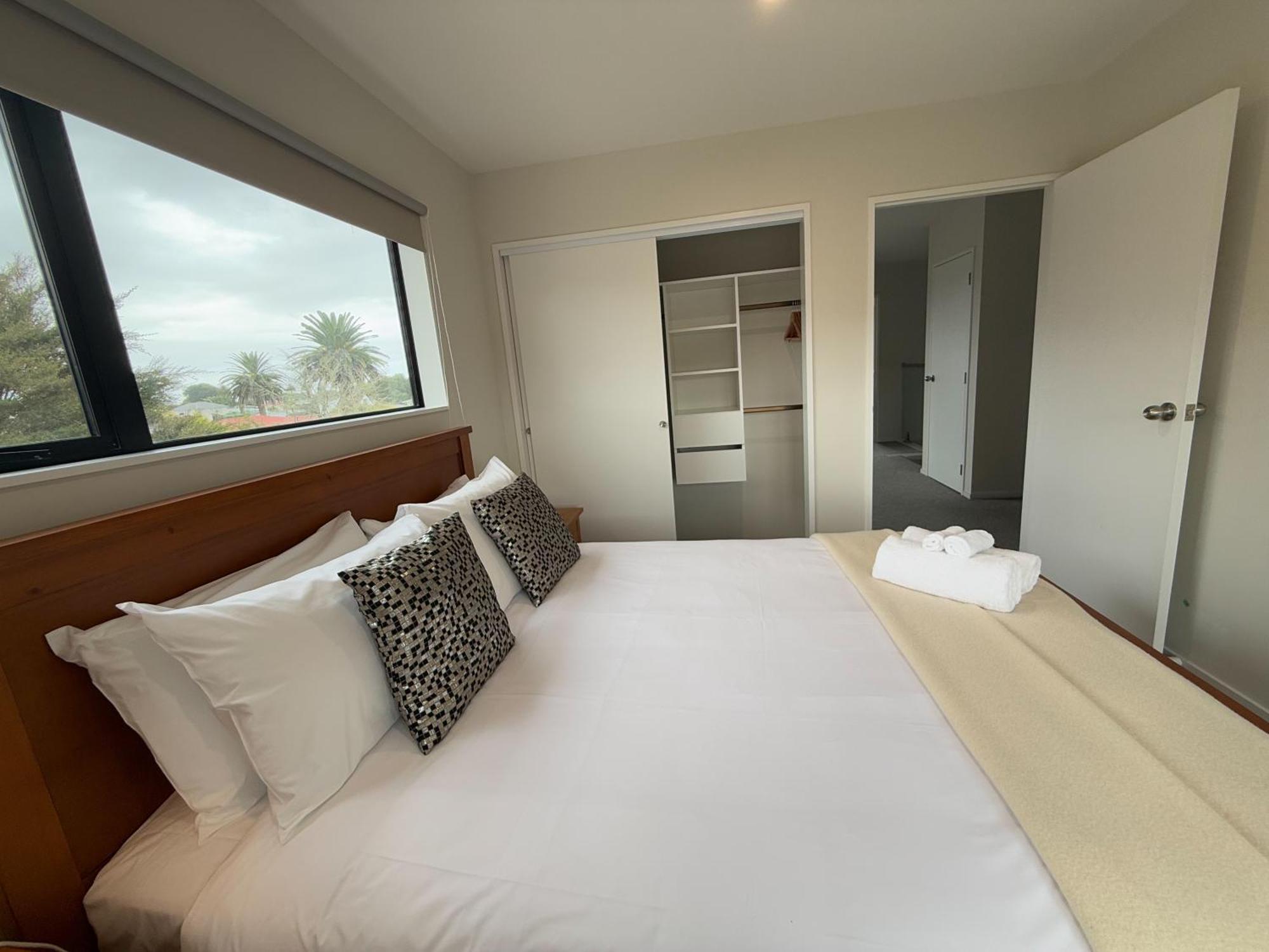 Skystars Brand New Skyline Haven * Auckland